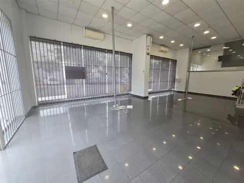 Store for rent in São Domingos Benfica