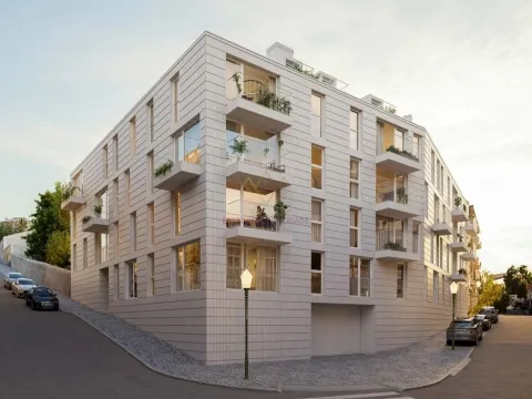 Comfort and Style in the Heart of Alcântara, T3 with parking in condominium with gym