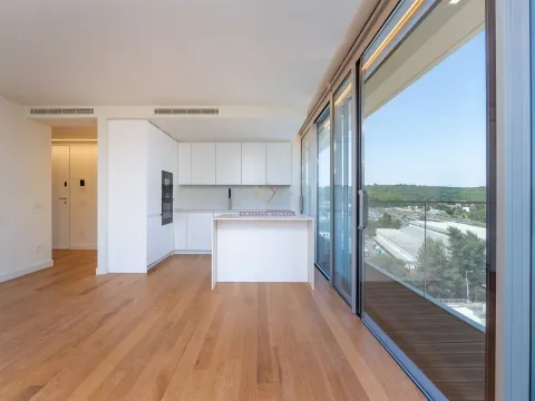 Modernité et confort à Lisbonne – T2 avec de grands balcons dans une copropriété de luxe
