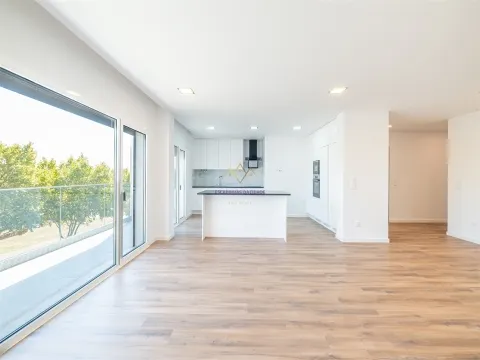 Brand new 3 bedroom apartment, Montijo