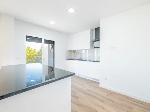 Espetacular apartamento T3 com estacionamento a estrear no Montijo