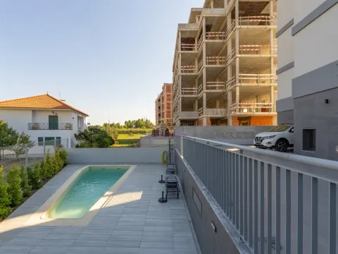 T3 com Piscina em Alverca