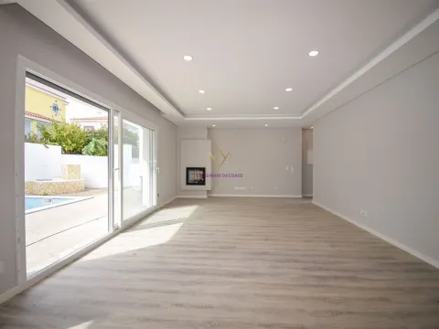 Single storey house T4 with swimming pool in Azeitão