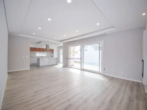 Single storey house T4 with swimming pool in Azeitão