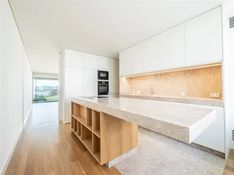 Vivez le luxe avec vue sur le Tage - Villa avec garage de 106 m2, à Alto Santo Amaro