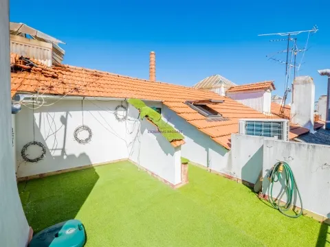 T1 duplex com Terraço em Alcântara