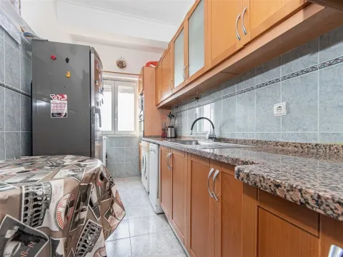 2 Bedroom Apartment – A Haven of Comfort and Luminosity in the Heart of the City