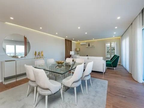 T3 Bom Sucesso | 169 m² | Balcony and 2 Parking Spaces