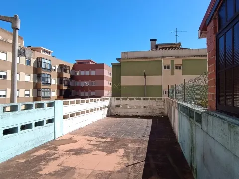 T3 com 2 Terraços em Massamá - em fase de remodelação