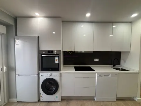 Moderne et lumineux 3 chambres rénové à Amadora