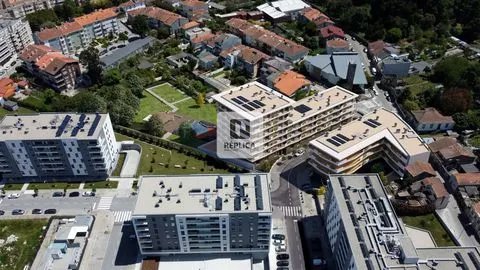 Nouveau magasin à Prelada dans Porto