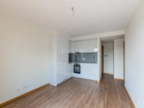Apartamento T1 para Arrendar junto à Estação de Campanhã