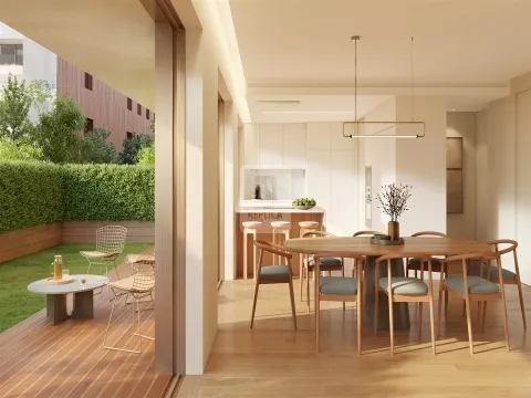 Apartamento T3 com Varanda no RAIZ na Avenida da Boavista