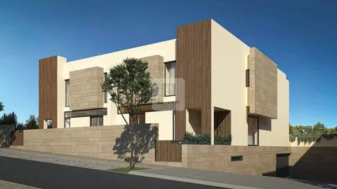 Five bedroom villa with swimming pool and deck at São Félix da Marinha