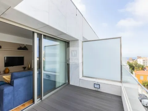 Apartamento T1 Mobilado com Terraço e Vista Mar na Foz