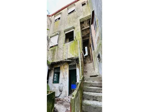 Maison à Rénover au Centre de Porto