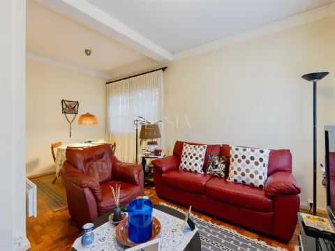 Immeuble avec Quatre appartements T2 près de l’Avenue da Boavista