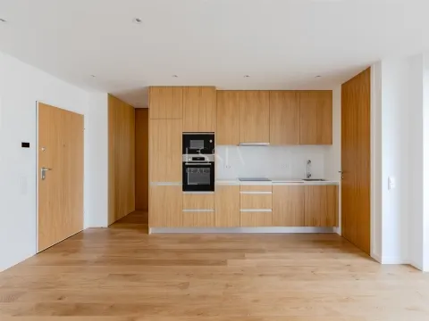 Apartamento nuevo de 2 dormitorios con balcón y garaje en Matosinhos Sul