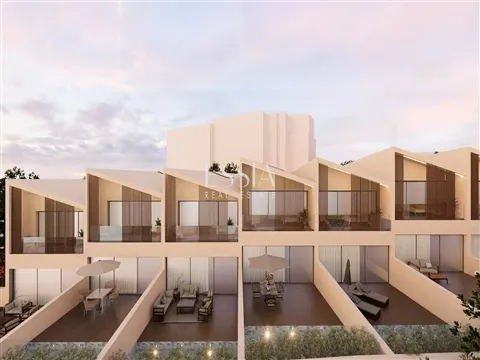 Moradia em Banda T3 com Jardim e Piscina em Canidelo, Vila Nova de Gaia