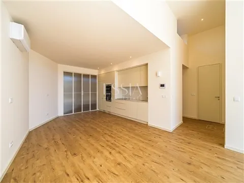 Apartamento T2 Remodelado em Paranhos, Porto
