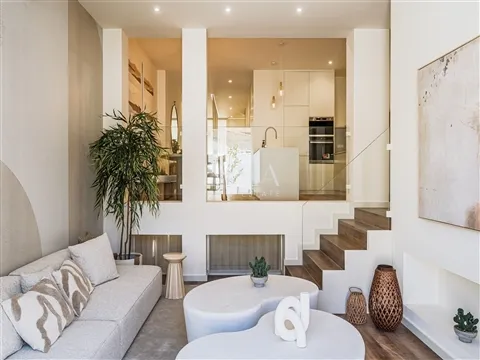 Apartamento T3 com Terraço Mobilado no Porto