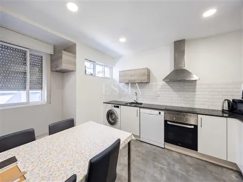 Apartamento T2 junto aos Poveiros, Porto