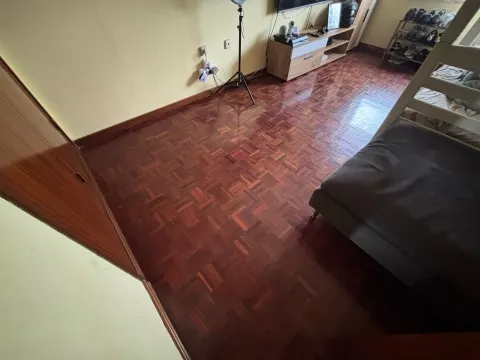 Apartamentos T2 situado em Paio Pires, sala, cozinha, 1 Wc, 2 despensas