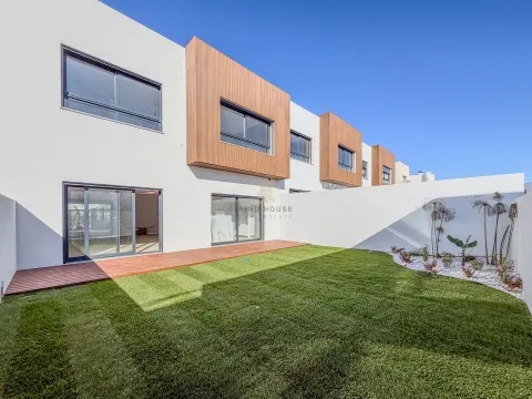 Vende-se Moradia T4 com jardim em Albarraque