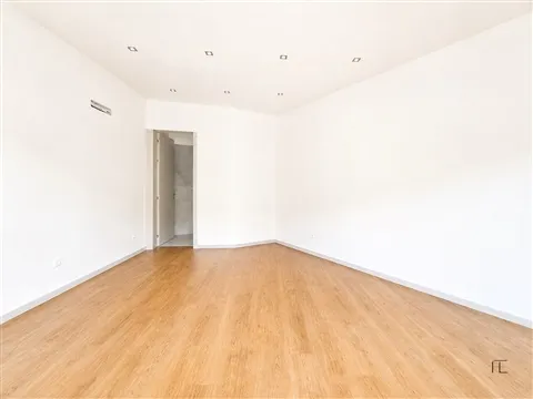 Loja para Arrendamento no Centro de Espinho – 30 m²