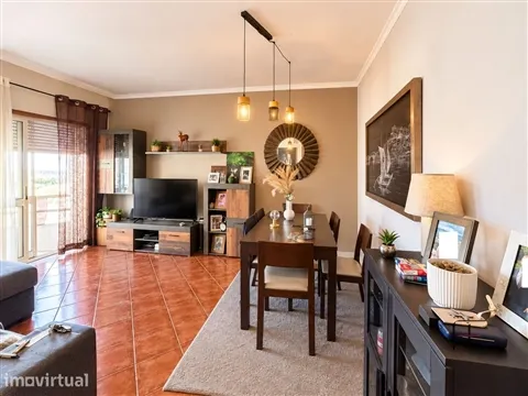 Apartamento T2+1 em condomínio fechado