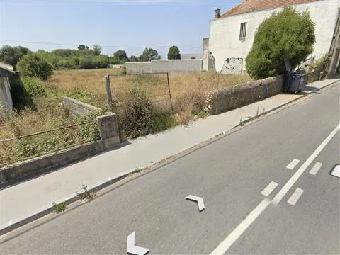 Terreno Rústico - 2.000 m² e 21,5 m de Frente | Próximo da Estação de Esmoriz, Ovar