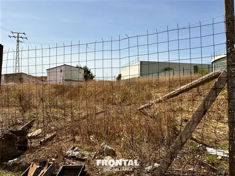Terreno Urbano com 1.000 m² | Potencial para Construção de 1 ou 2 Moradias