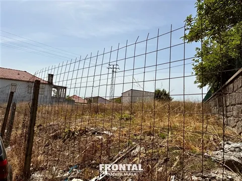 Terreno Urbano com 1.000 m² | Potencial para Construção de 1 ou 2 Moradias