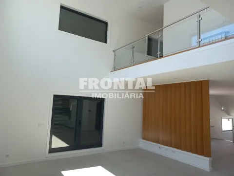 Detached 4-bedroom house - 244 m2 | Mirandela Center, Bragança