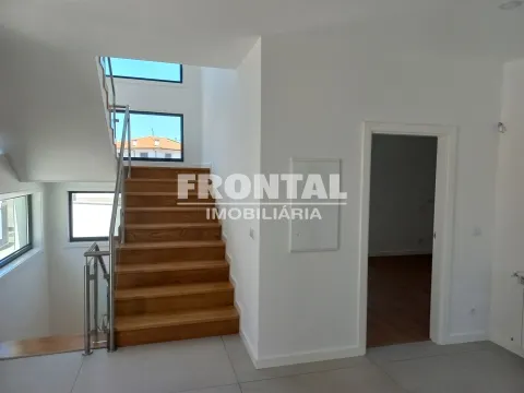 Detached 4-bedroom house - 244 m2 | Mirandela Center, Bragança