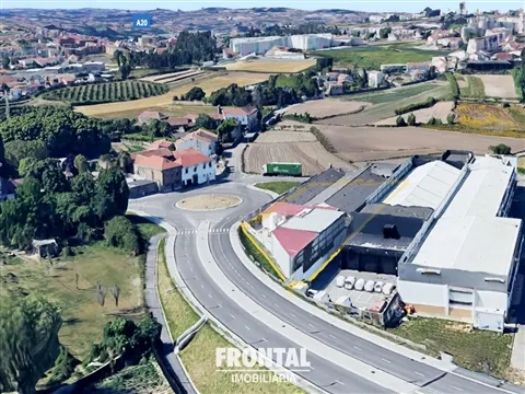 Armazém para Indústria e Logística - com 3 000 m2 | Águas Santas, Maia