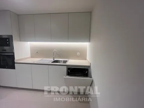 O SEU NOVO T1 DE SONHO NO CENTRO DO PORTO COM GARAGEM!