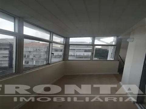 Apartamento T4 Totalmente remodelado à venda | Localização central no Porto
