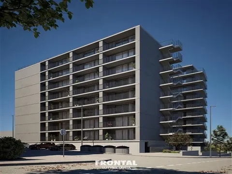 Apartamento T2 com Varanda — Monte da Virgem Flats