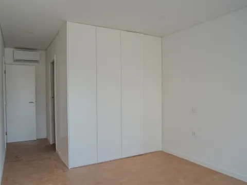 Novo T1+1 | Suite + Lugar de Garagem | Centro de Esgueira