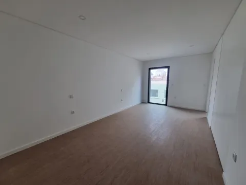 T1 Novo em Esgueira | Áreas Acima da Média + Garagem