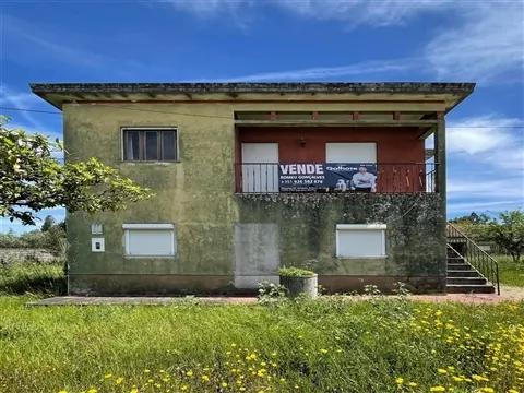 Moradia para Restaurar T5