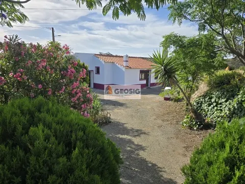 Moradia Geminada T2