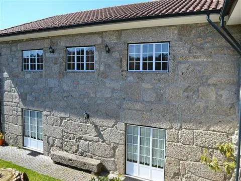 Tipologia T6, com 356m2 de área de habitação