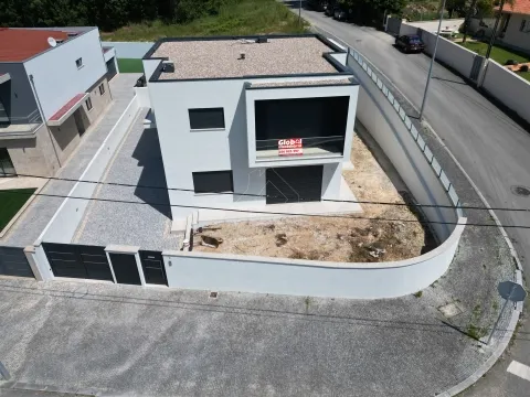 Moradia isolada Souto T4