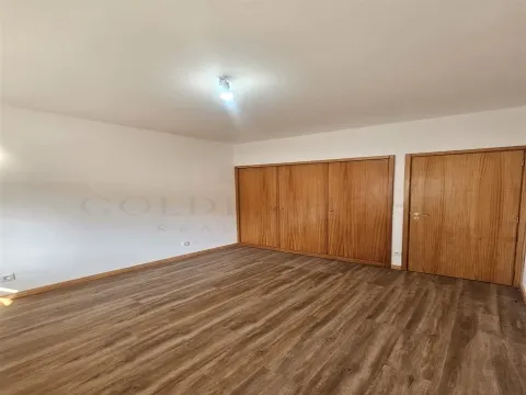 Apartamento T3 Remodelado em Condomínio Fechado | Grijó