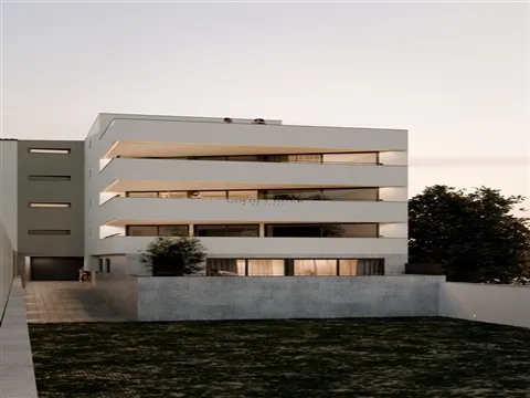 T3 com Terraço em Canelas | Empreendimento Delfim