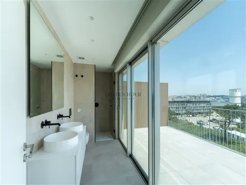 Penthouse T4 de Luxo na Seca do Bacalhau, Gaia