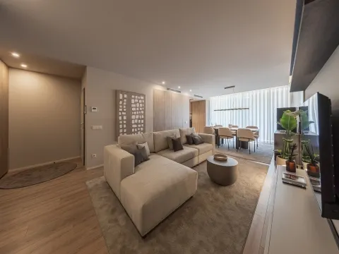 Vess Living Guimarães | T4 com 2 Suites e Closet