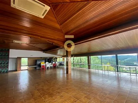 Landbesitz >=10 Schlafzimmer